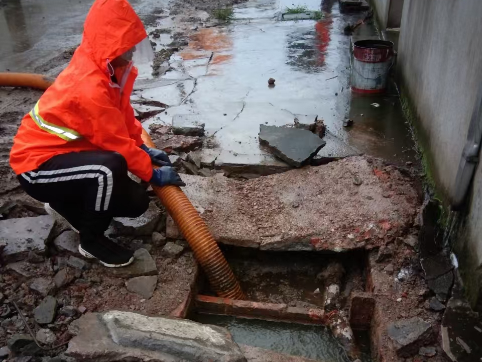 闽清专业清理污水池 炜誉市政以规范流程守护城市 “肠道”