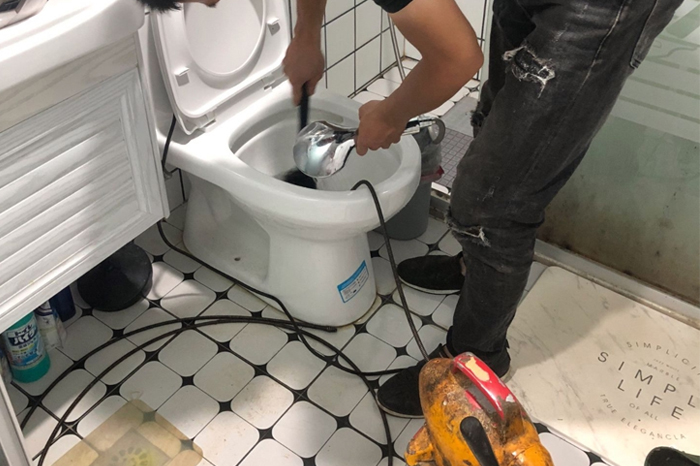 闽清马桶堵塞自己疏通还是找师傅?专业上门服务让你省时更省心